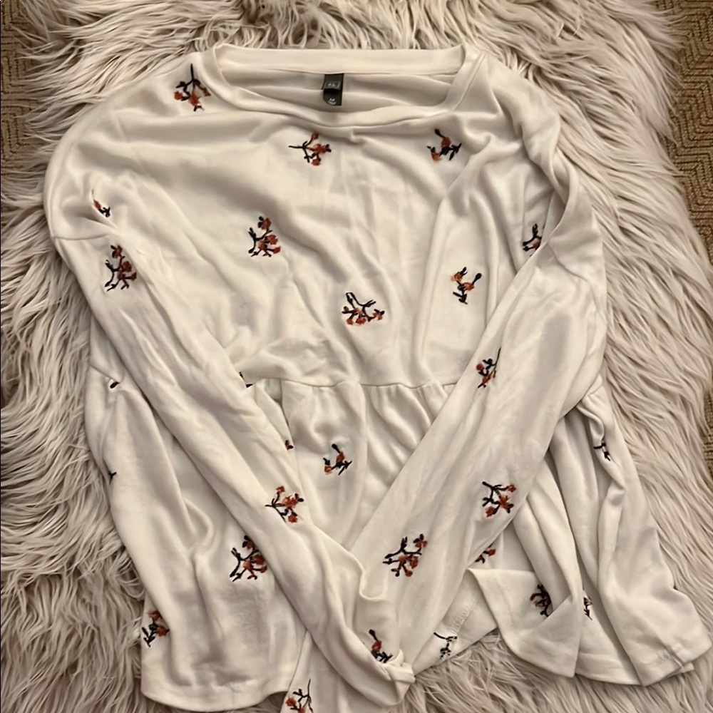 H&M White Relaxed Sweatshirt with Buttoned Features